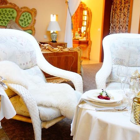 Pazaislis Park Hotel Kaunas Buitenkant foto