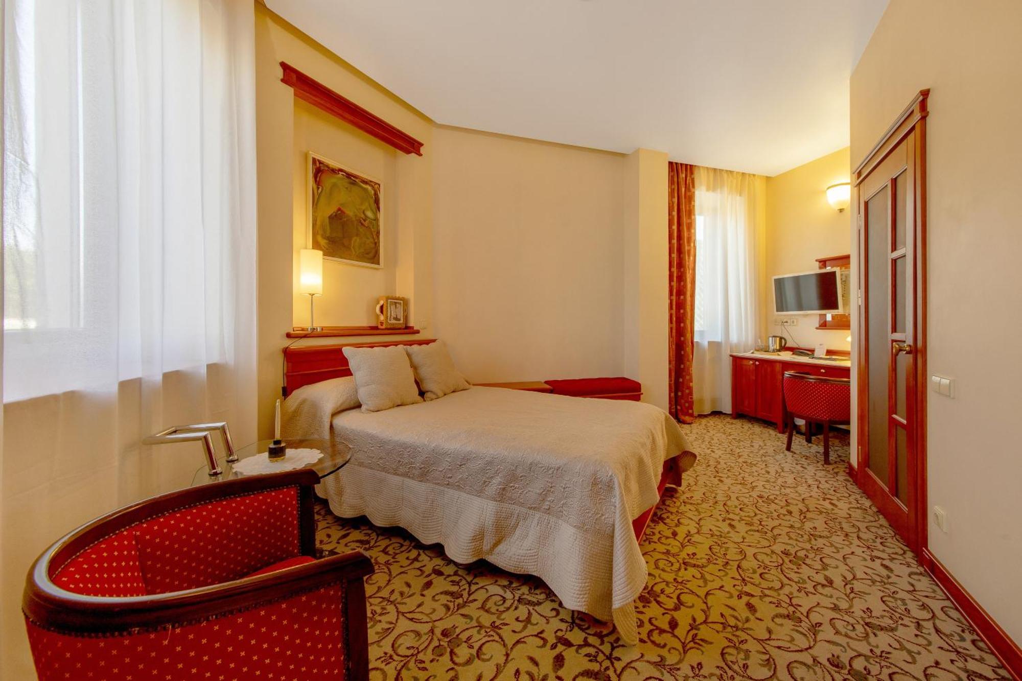 Pazaislis Park Hotel Kaunas Buitenkant foto