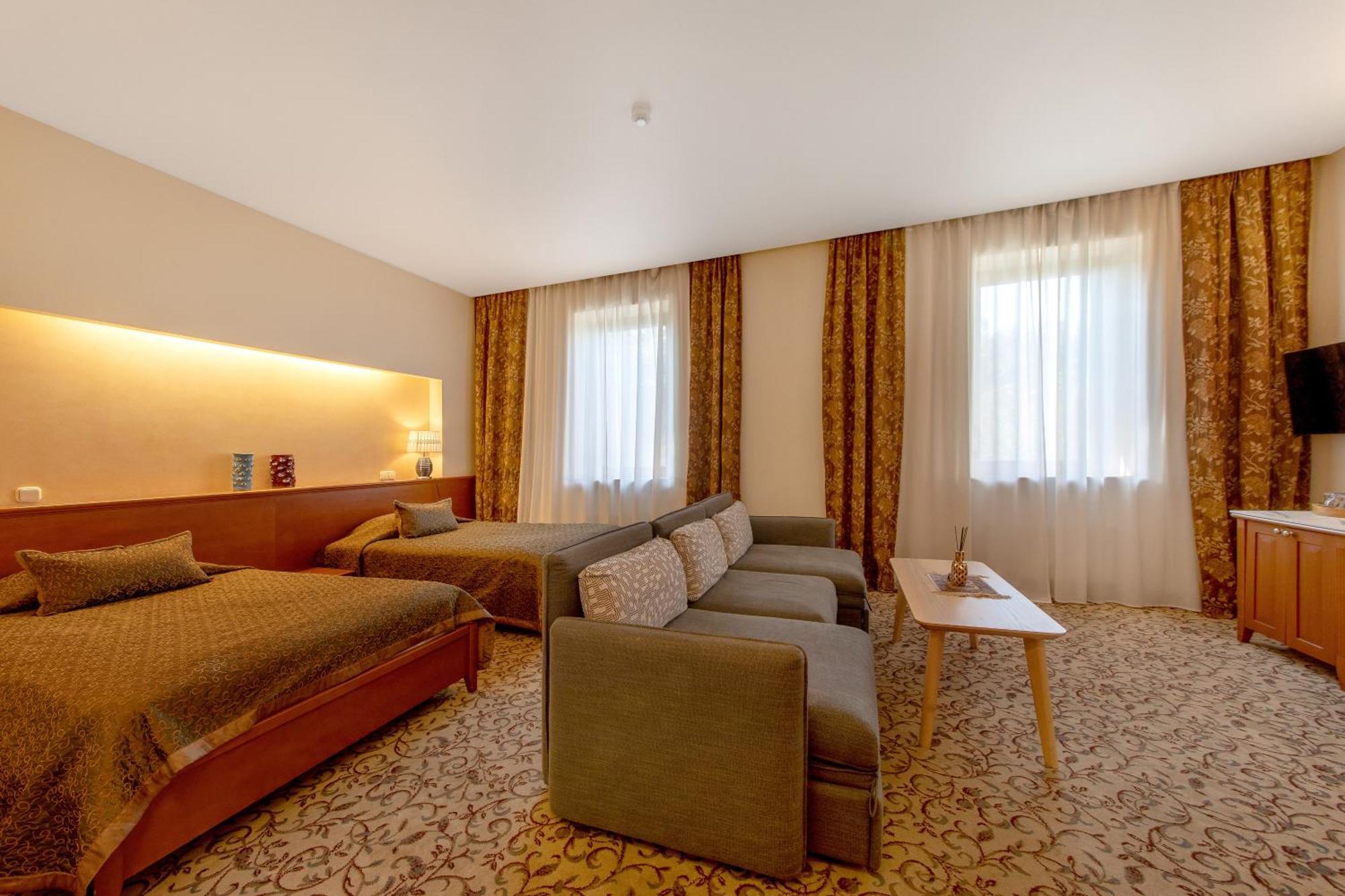 Pazaislis Park Hotel Kaunas Buitenkant foto