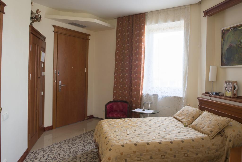 Pazaislis Park Hotel Kaunas Buitenkant foto