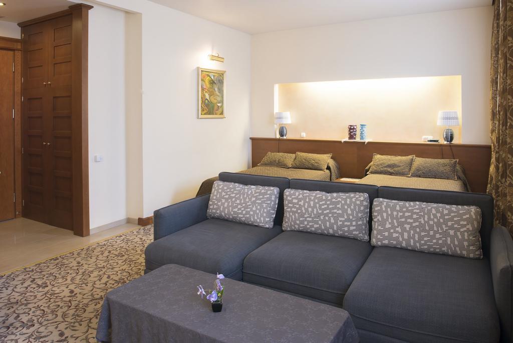Pazaislis Park Hotel Kaunas Buitenkant foto