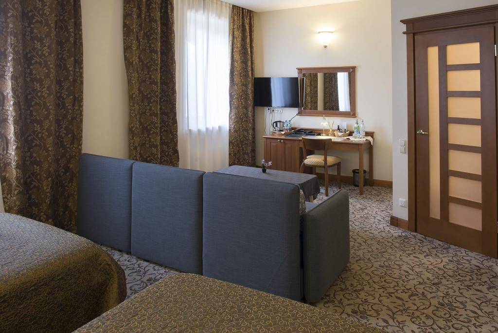 Pazaislis Park Hotel Kaunas Buitenkant foto