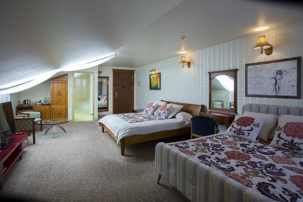 Pazaislis Park Hotel Kaunas Buitenkant foto