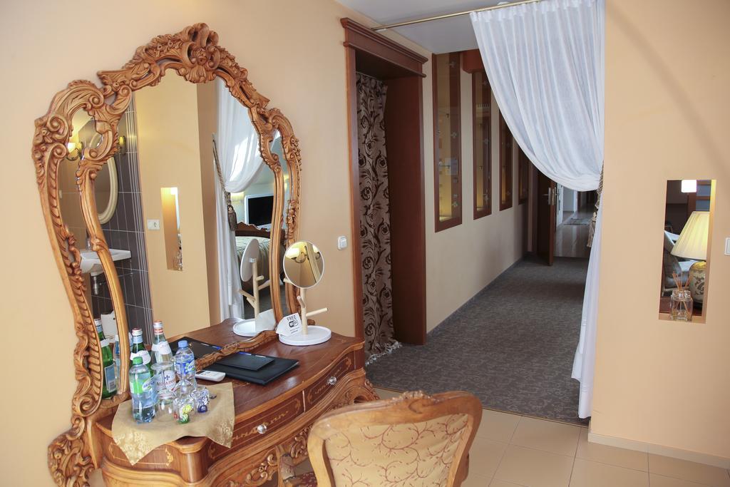 Pazaislis Park Hotel Kaunas Buitenkant foto