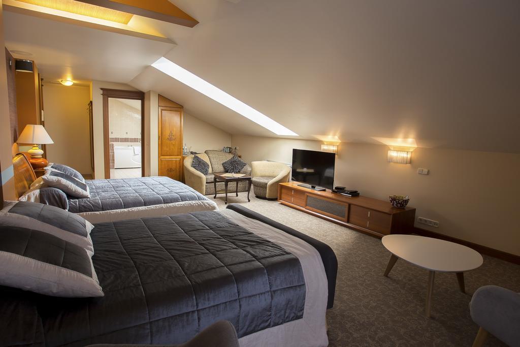 Pazaislis Park Hotel Kaunas Buitenkant foto