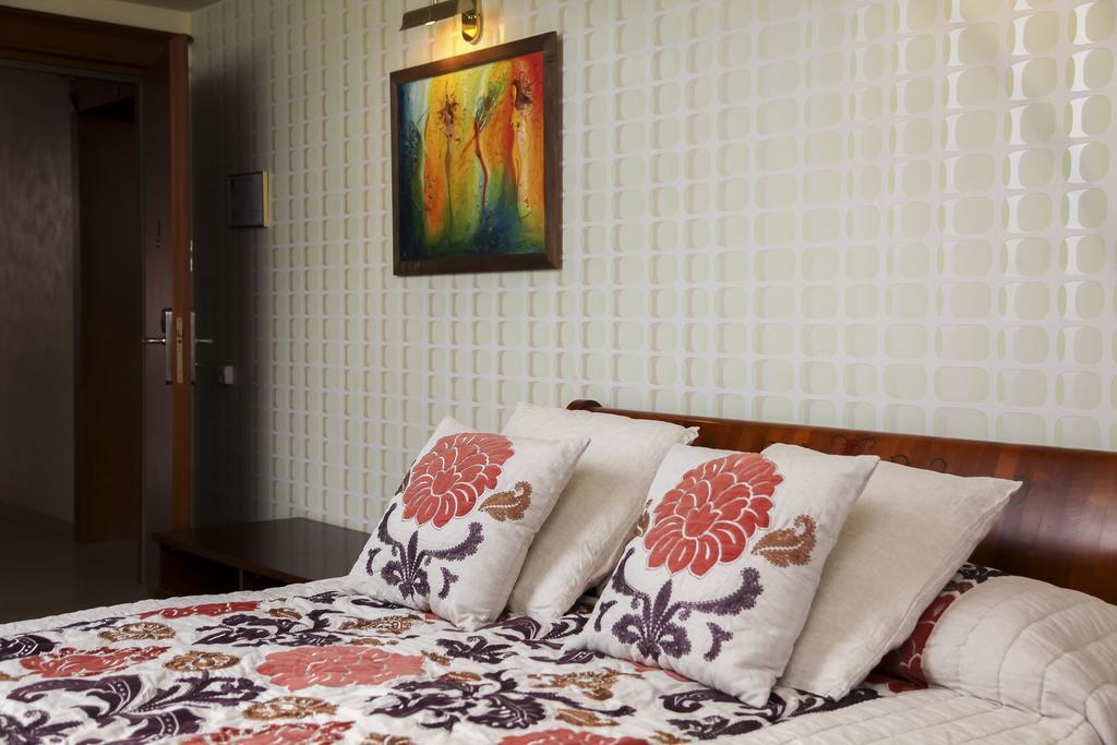 Pazaislis Park Hotel Kaunas Buitenkant foto