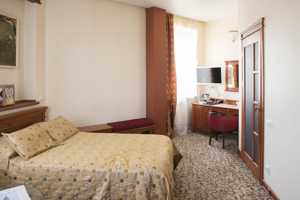 Pazaislis Park Hotel Kaunas Buitenkant foto